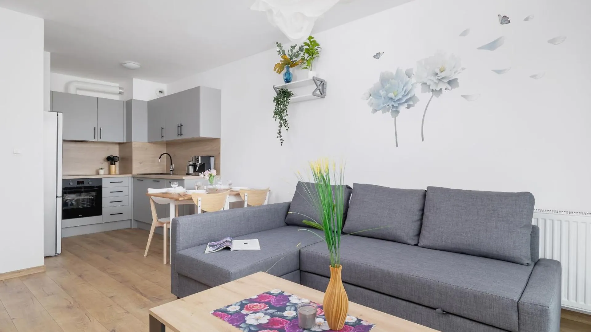 Nowoczesny Apartament W Krakowie Z Klimatyzacja I Parkingiem By Noclegi Renters Krakow